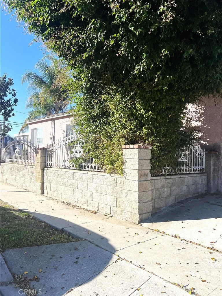 4703 W 118th Street, Hawthorne, California 90250 home-pic-22